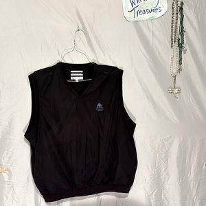 Izod light weight golf vest